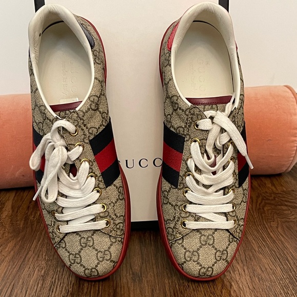 AUTHENTIC EUC GUCCI SNEAKERS - Picture 3 of 4